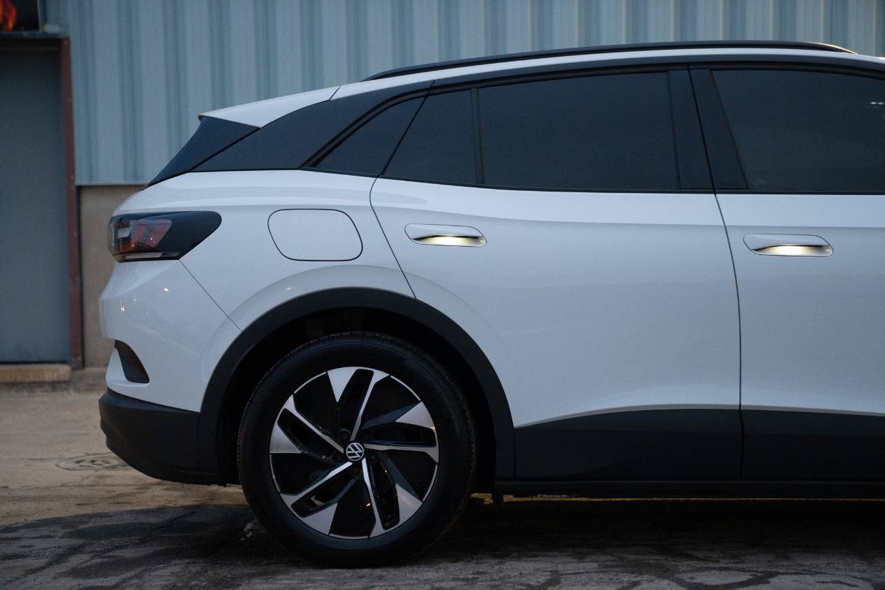 Used 2022 Volkswagen ID.4 Pro RWD image 12