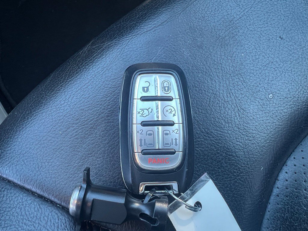 Used 2020 Chrysler Pacifica Touring-L Plus FWD image 33