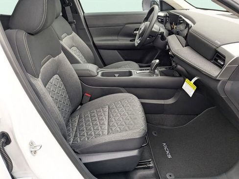New 2026 Nissan Kicks SV w/ SV Premium Package FWD image 25
