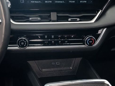 Used 2025 Chevrolet Equinox LT image 18