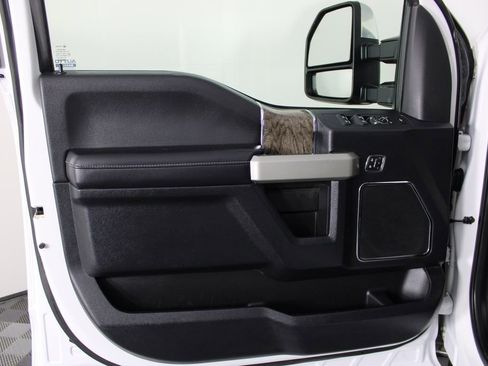 Used 2017 Ford F350 Lariat w/ Lariat Value Package AWD/4WD image 15