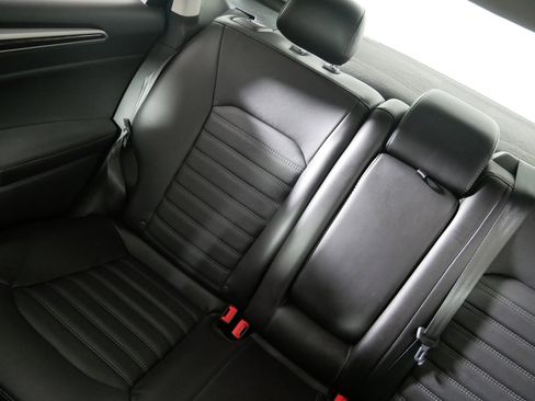 Used 2014 Ford Fusion SE w/ Equipment Group 202A image 12