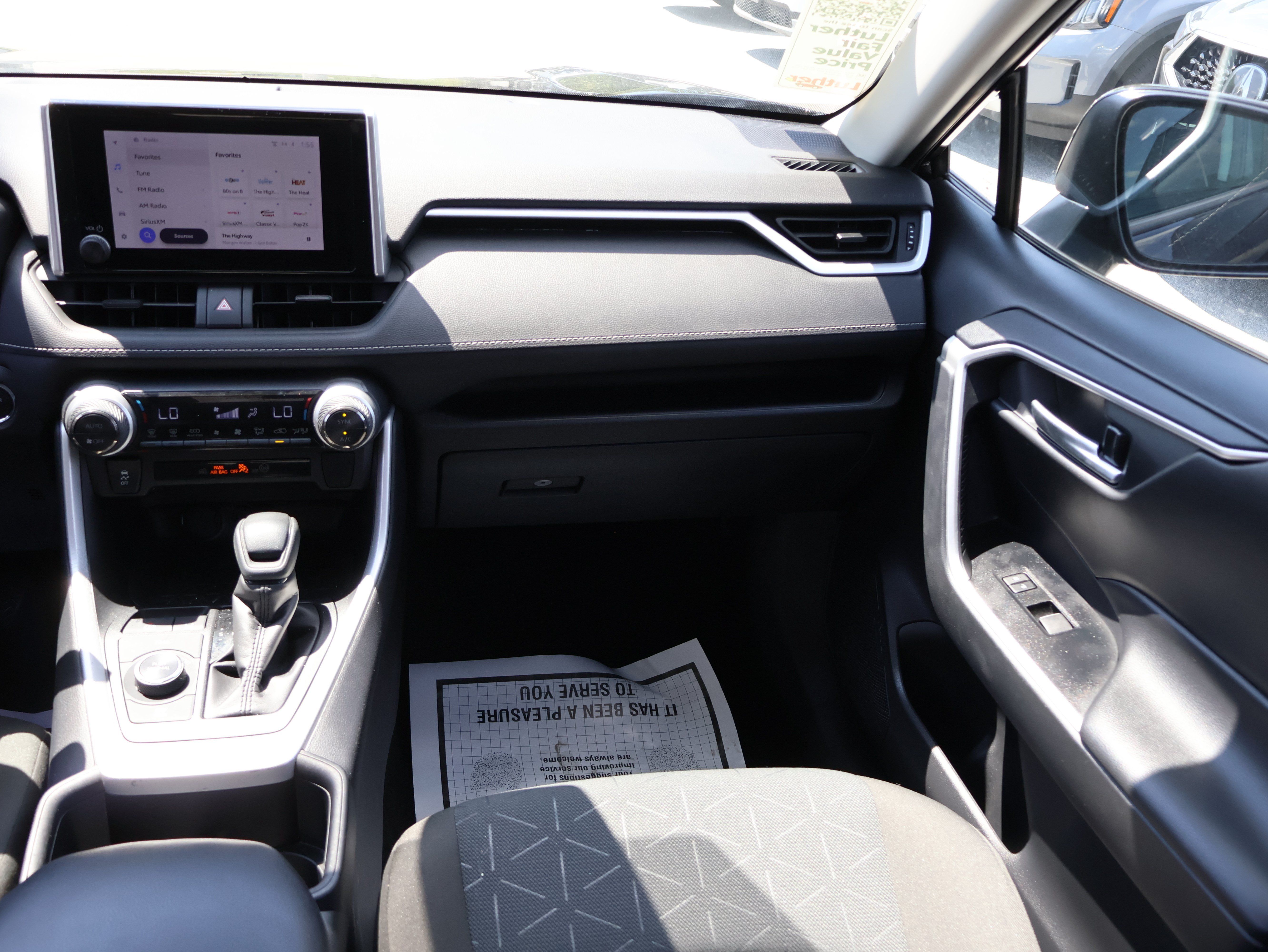 Used 2025 Toyota RAV4 XLE AWD/4WD image 13