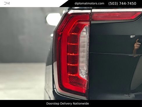 Used 2022 GMC Yukon XL Denali w/ Advanced Technology Package image 15