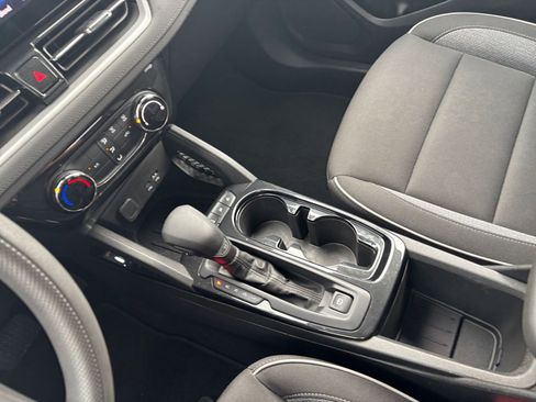 Used 2025 Chevrolet TrailBlazer LT image 39