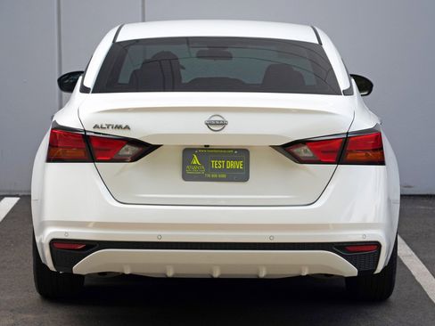 Used 2023 Nissan Altima 2.5 S FWD image 43