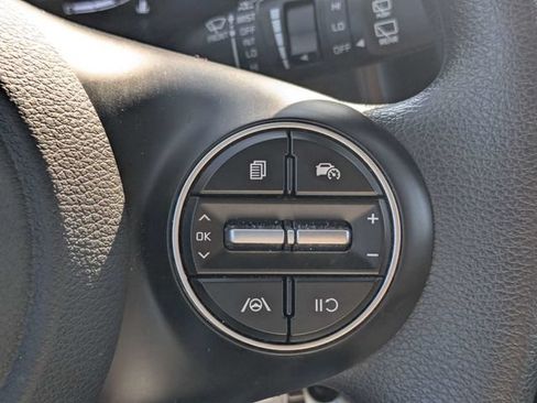 Used 2025 Kia Soul LX w/ LX Technology Package FWD image 24