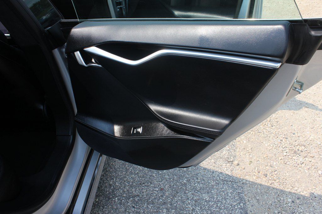 Used 2017 Tesla Model S 100D AWD/4WD image 34