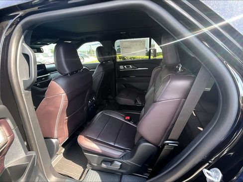 New 2027 Ford Explorer Platinum w/ LUX Leather Package AWD/4WD image 10
