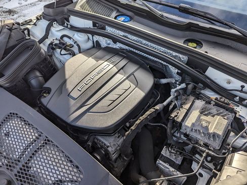 Used 2020 Porsche Macan image 48