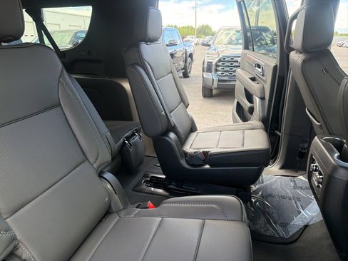 New 2026 GMC Yukon XL Denali w/ Sun & Power Step Package AWD/4WD image 30