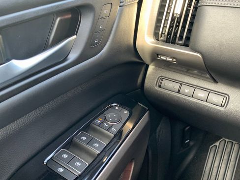 Used 2024 Nissan Pathfinder Platinum w/ Cargo Package image 19