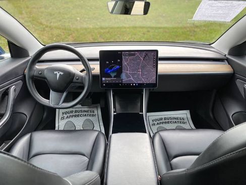 Used 2018 Tesla Model 3 image 8