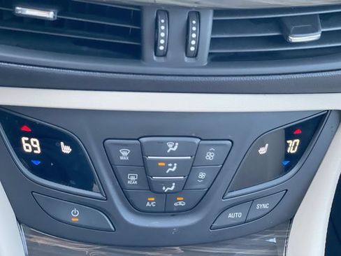 Used 2019 Buick Envision Preferred FWD image 24