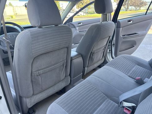 Used 2005 Toyota Camry LE FWD image 28