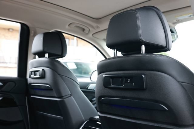 Used 2020 BMW X7 xDrive40i w/ Premium Package AWD/4WD image 27
