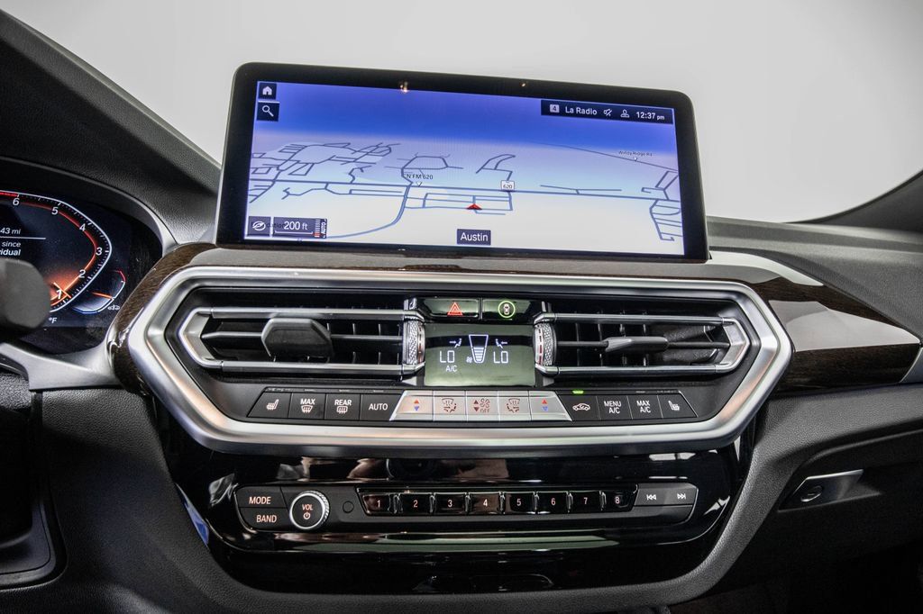 Used 2024 BMW X4 xDrive30i w/ Parking Assistance Package AWD/4WD image 28