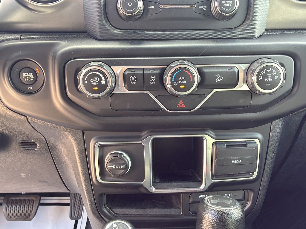Used 2021 Jeep Wrangler Unlimited Sport AWD/4WD image 31