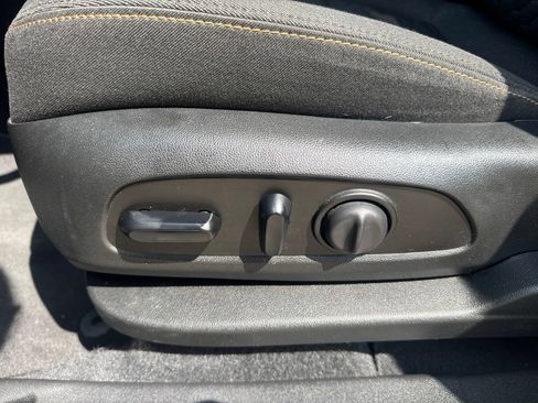 Used 2020 Chevrolet Equinox LT AWD/4WD image 18