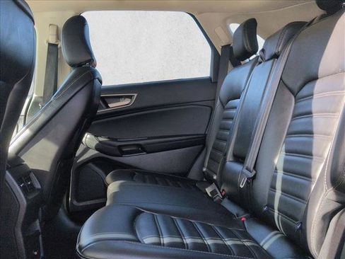 Used 2024 Ford Edge SEL image 17