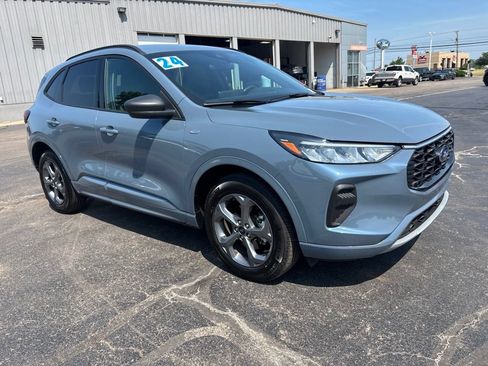 Used 2024 Ford Escape ST-Line w/ Tech Pack #1 AWD/4WD image 7