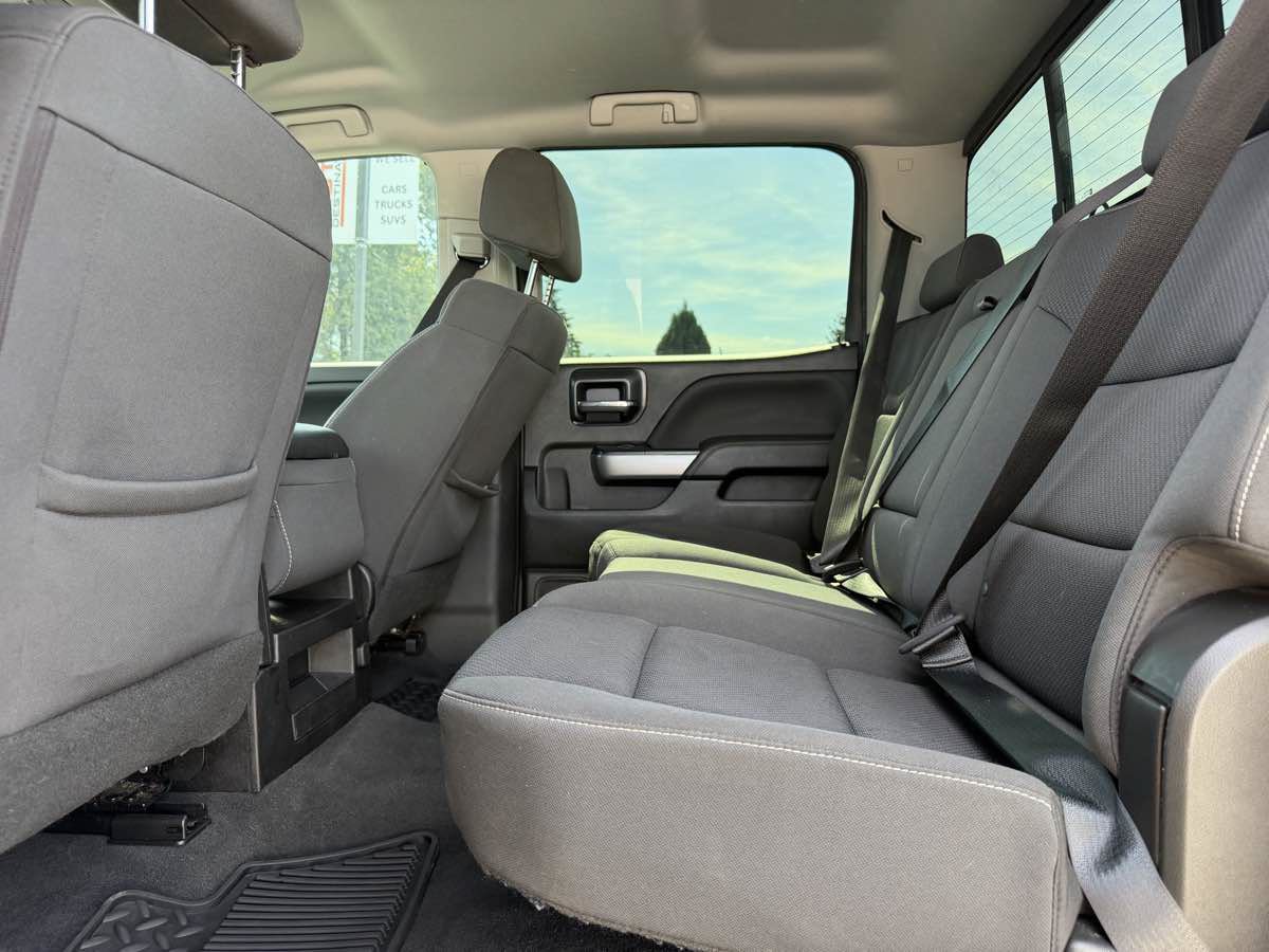 Used 2018 Chevrolet Silverado 1500 LT w/ Texas Edition AWD/4WD image 11