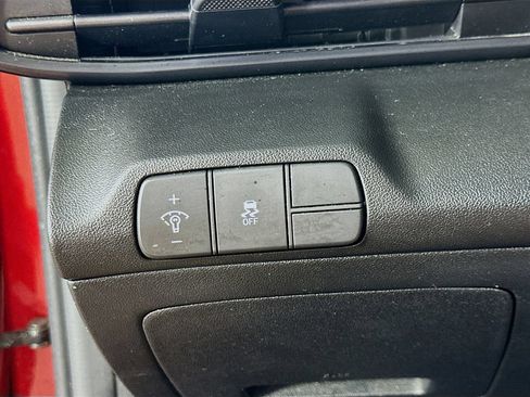 Used 2025 Hyundai Elantra Sport FWD image 19