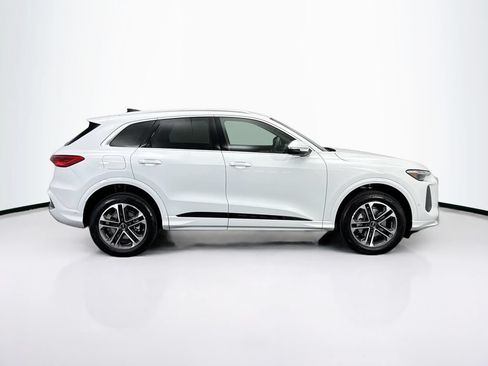 Certified 2025 Audi Q5 Premium Plus w/ Premium Plus AWD/4WD image 5