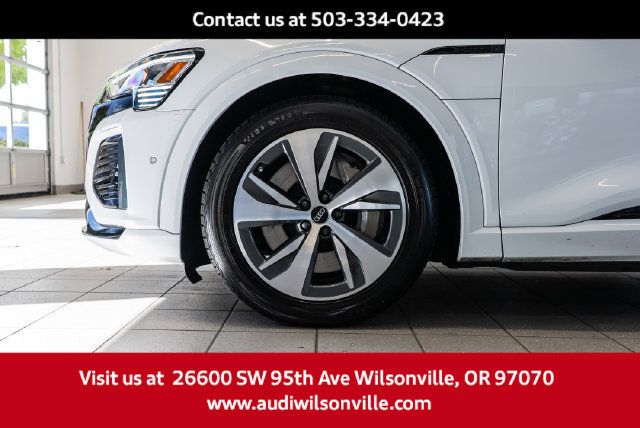 Used 2024 Audi Q8 e-tron Premium Plus w/ Premium Plus Package AWD/4WD image 7