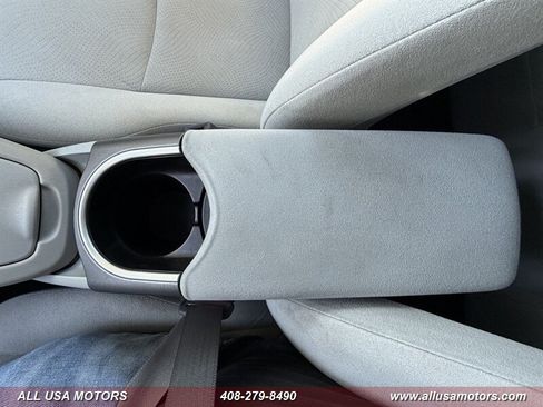 Used 2015 Toyota Prius Two FWD image 36