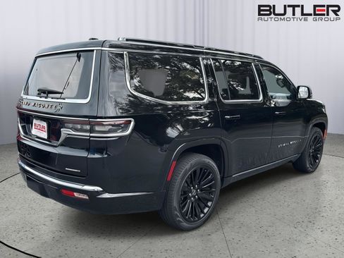 Used 2022 Jeep Grand Wagoneer Series III w/ Rear Seat Video Group 1 image 5