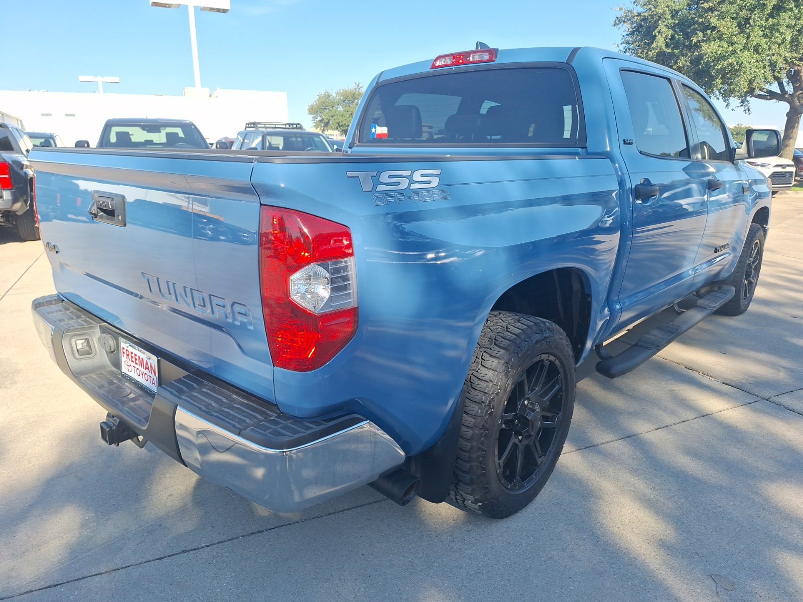 Used 2020 Toyota Tundra SR5 w/ SR5 Leather Package AWD/4WD image 6