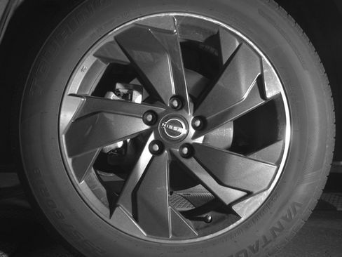Used 2025 Nissan Rogue SV AWD/4WD image 12