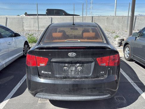 Used 2013 Kia Forte EX image 3