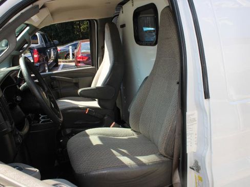 Used 2019 Chevrolet Express 2500 image 12