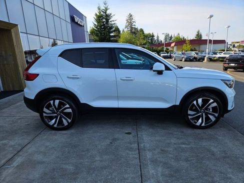 Certified 2024 Volvo XC40 B5 Ultimate w/ Protection Package Premier AWD/4WD image 4
