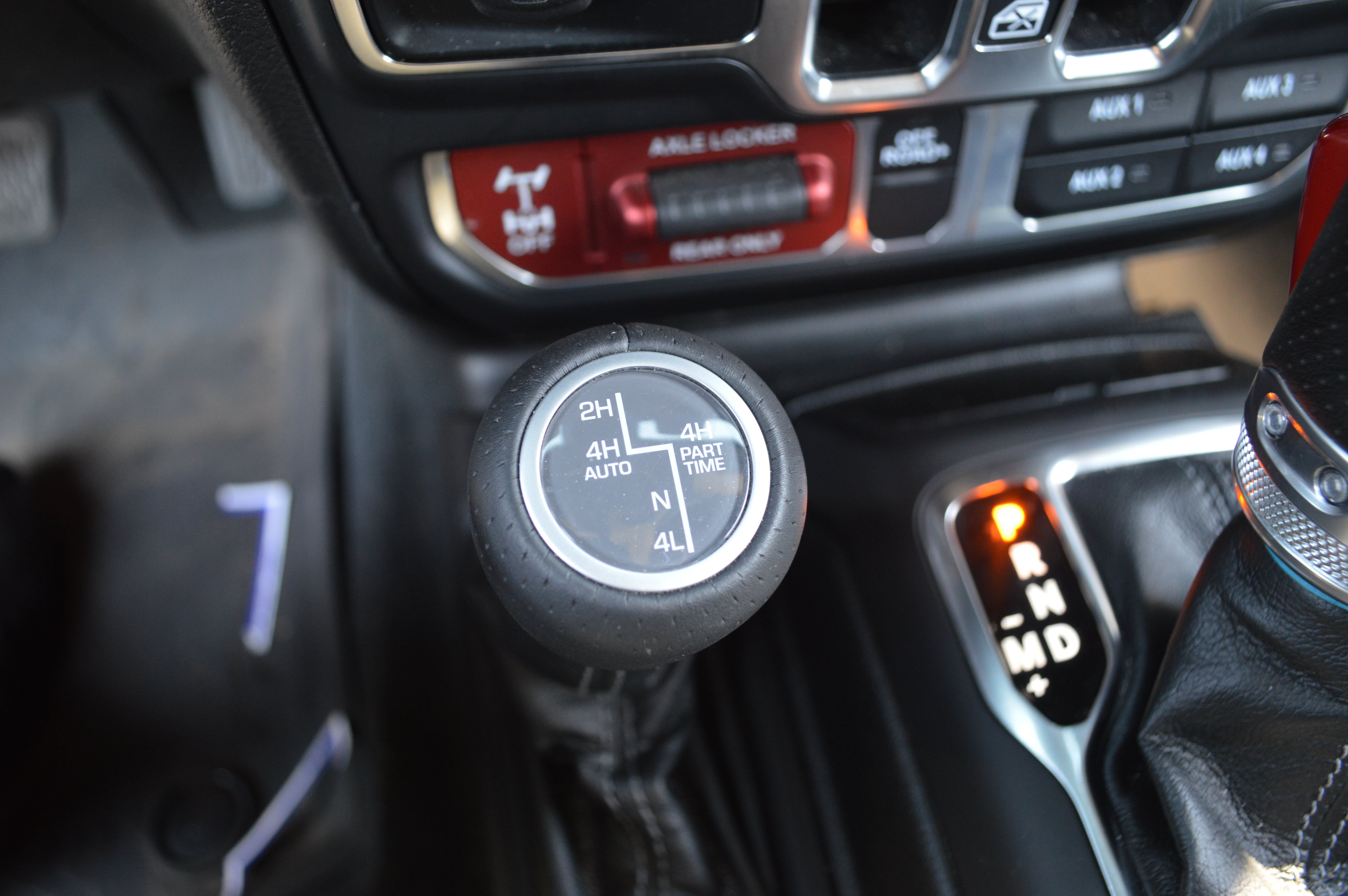 Used 2024 Jeep Gladiator Mojave AWD/4WD image 27