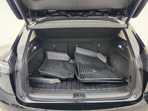 Used 2022 Buick Envision Avenir w/ Technology Package II image 22