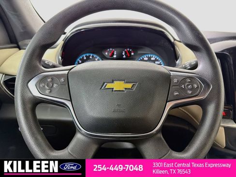Used 2023 Chevrolet Traverse LS w/ Safety Package FWD image 8