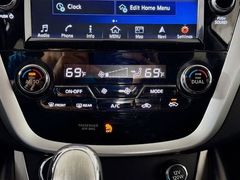 Used 2017 Nissan Murano SV image 16