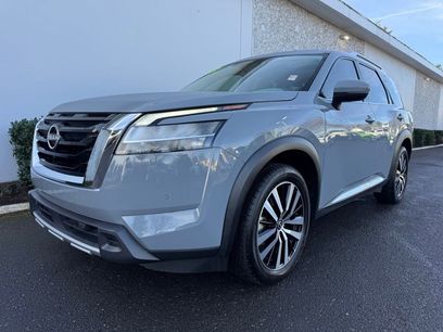 Used 2023 Nissan Pathfinder Platinum w/ Cargo Package