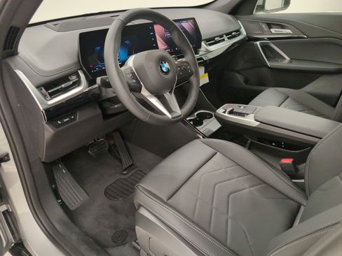 Used 2025 BMW X1 xDrive28i w/ Technology Package AWD/4WD image 4
