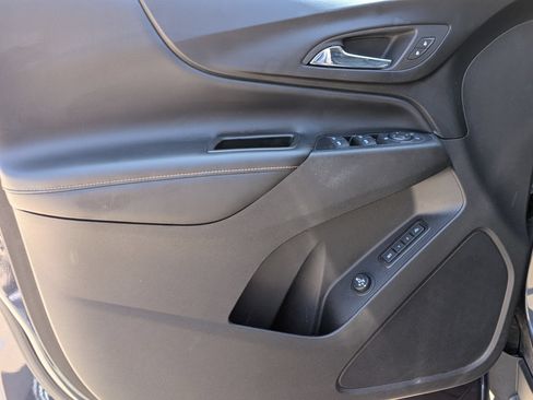 Used 2019 Chevrolet Equinox Premier AWD/4WD image 12