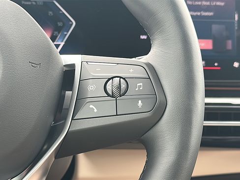 New 2025 BMW X1 xDrive28i w/ Technology Package image 18