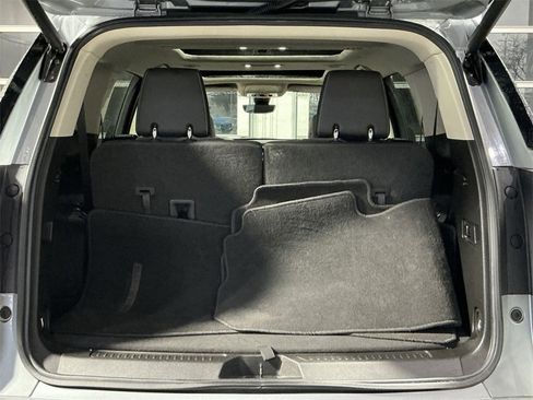 Used 2023 GMC Acadia Denali w/ Denali Technology Package image 34