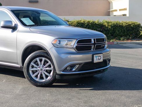 Used 2020 Dodge Durango SXT w/ 3rd Row Seating Group image 9