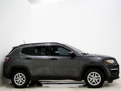 Used 2019 Jeep Compass Sport image 4