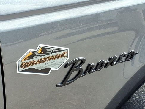 Certified 2024 Ford Bronco Wildtrak AWD/4WD image 3