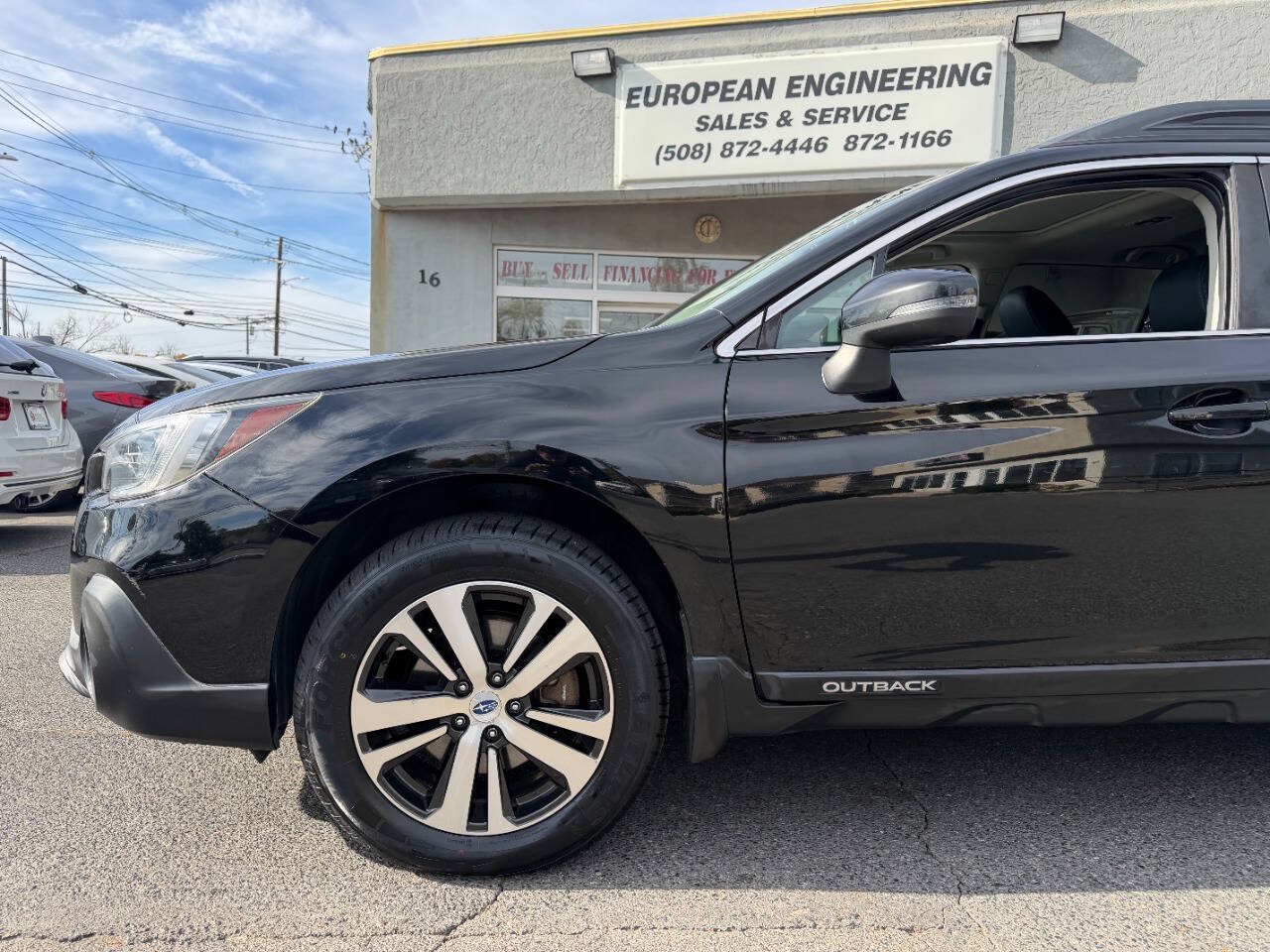 Used 2019 Subaru Outback 3.6R Limited AWD/4WD image 11