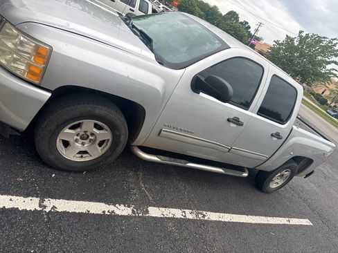 Used 2010 Chevrolet Silverado 1500 LT AWD/4WD image 1